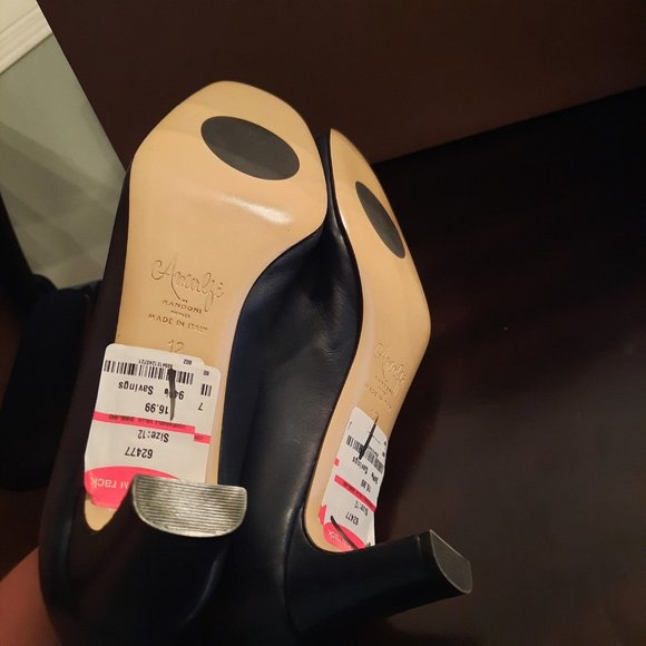 Amalfi by Rangoni Sven Pumps, Leather - Size 12 and 12.5 - Picture 5 of 7